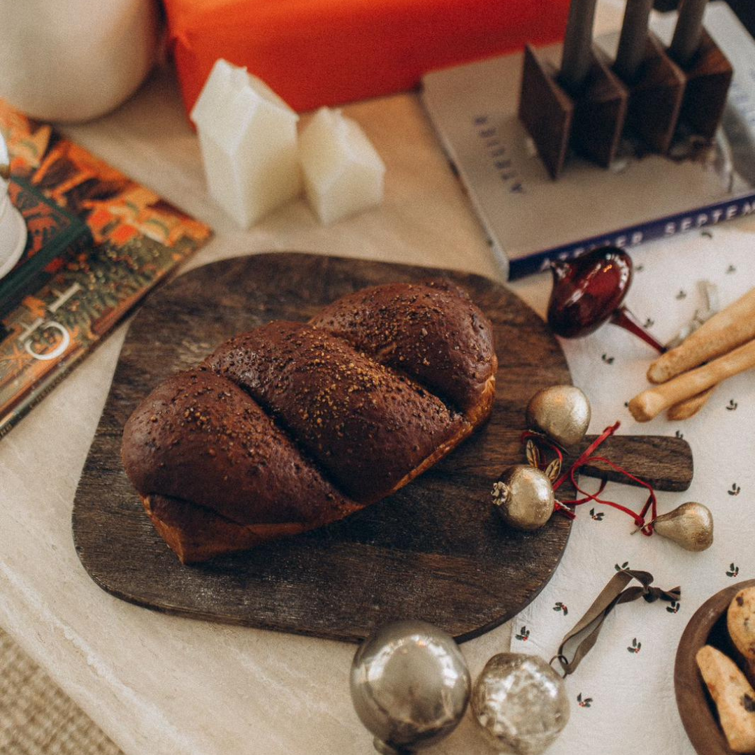 Cozonac cu nucă şi stafide